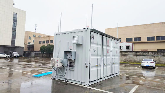 Contenant de stockage de bouteilles de gaz en extérieur avec capacité personnalisée et transmission de gaz avancée pour des mécanismes de sécurité robustes