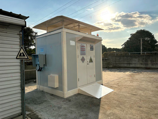 Container de transport de produits chimiques à ouverture latérale de stockage temporaire